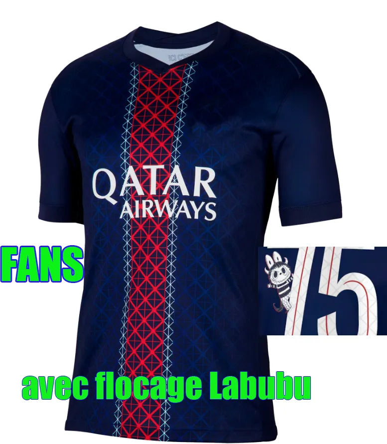 maillot PSGES jerseys 26 27 avec flocage Labubu Kvaratskhelia Night Edition JOAO - SitterJersey.com