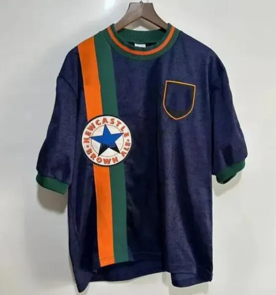 Newcastle 26 27 Football Shirt Black Children's Set Top BARNES BRONO G. Gordon I - SitterJersey.com